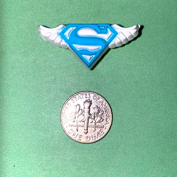 (10 for $15) SUPERMAN w/ Angel Wings Crocs Shoe Charms - Picture 1 of 1
